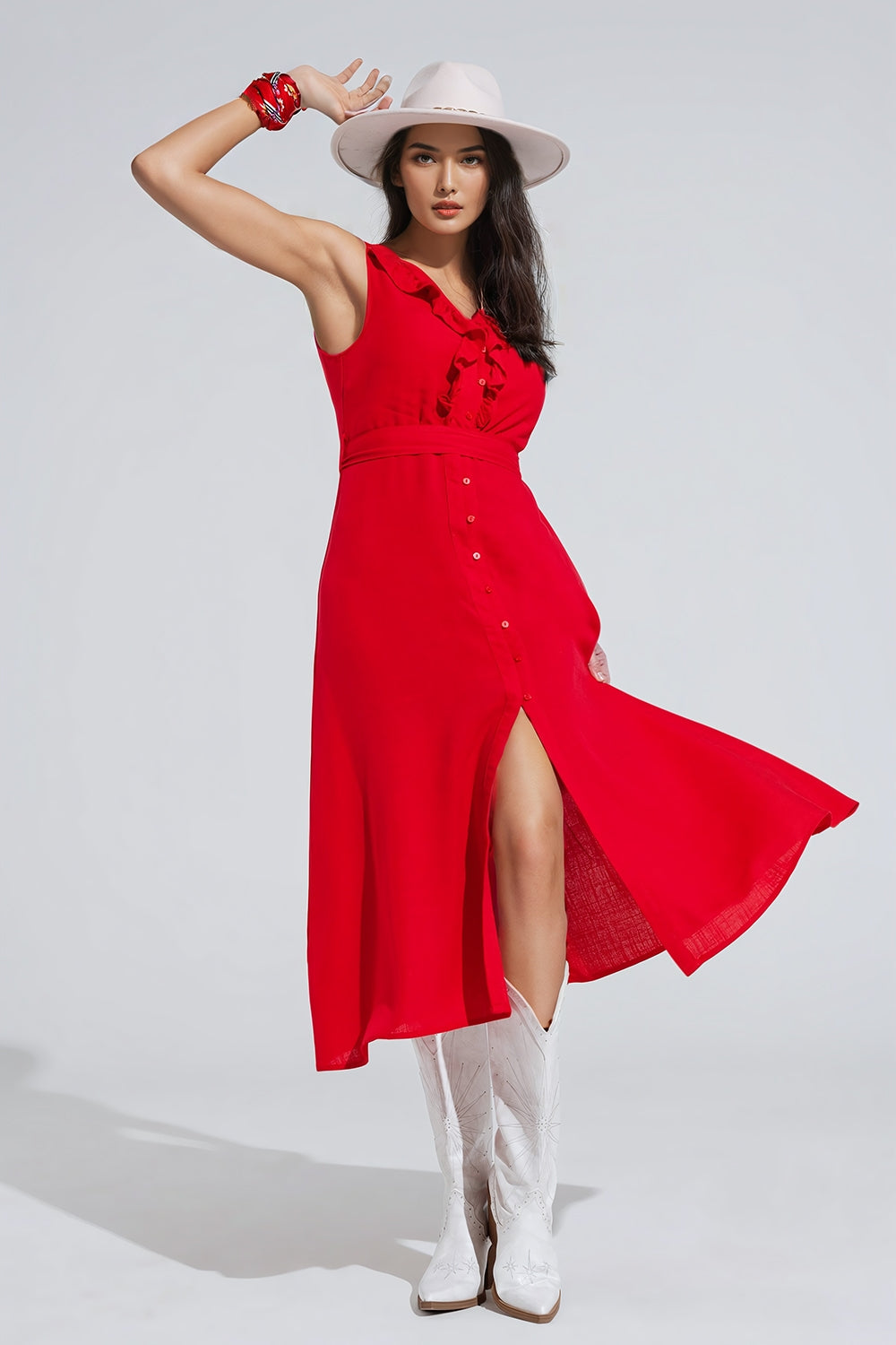 vestido comprido vermelho com folho e pormenor de botões