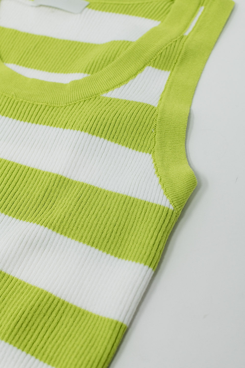Tank Top branco com riscas largas em verde lima