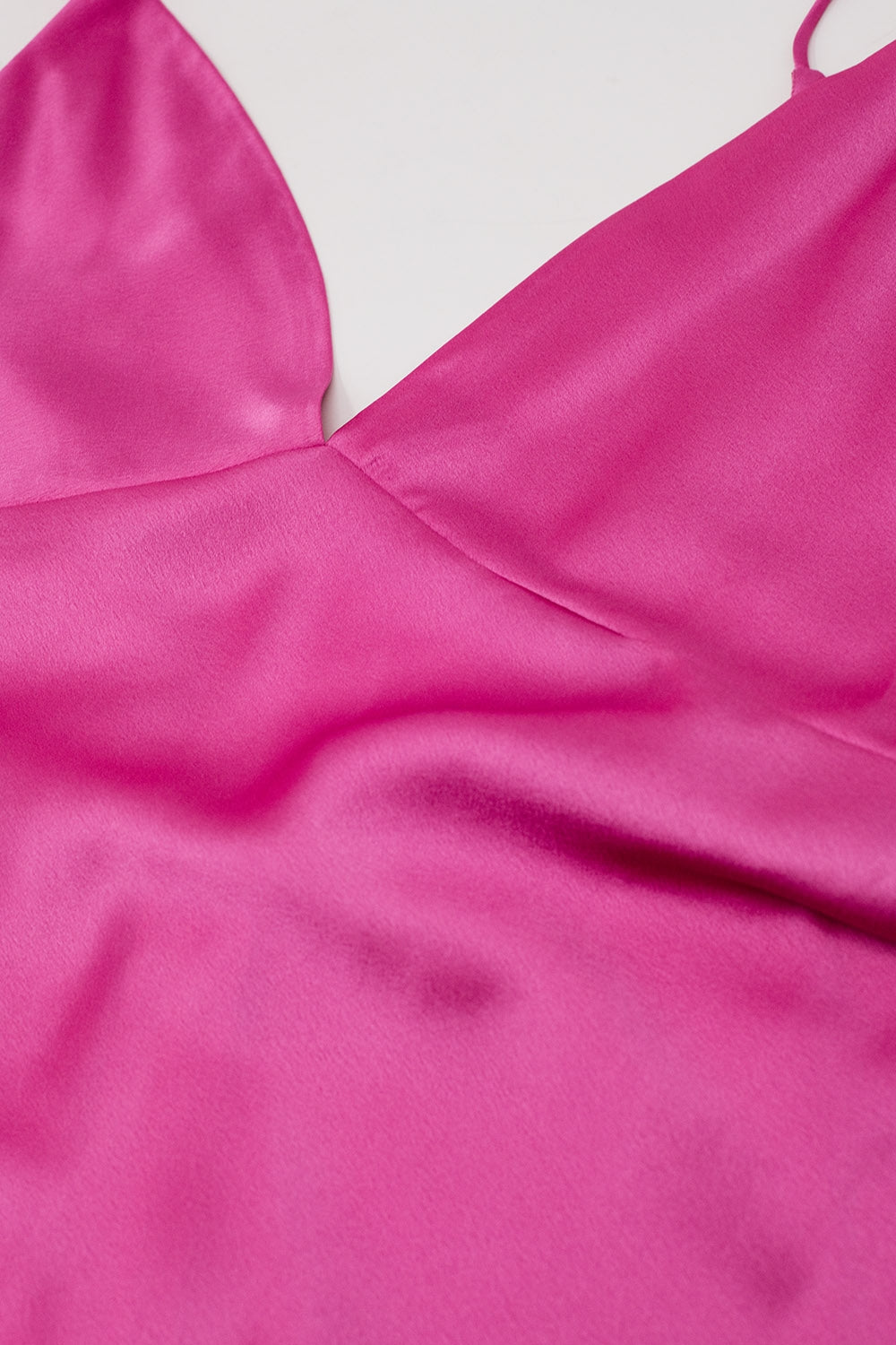Vestido de Cetim Maxi com Alças de Esparguete em Fuchsia
