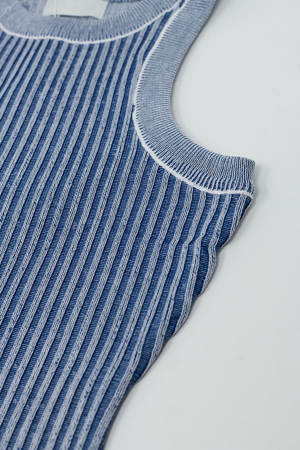 Vestido Maxi sem mangas sem alças com nervuras em azul