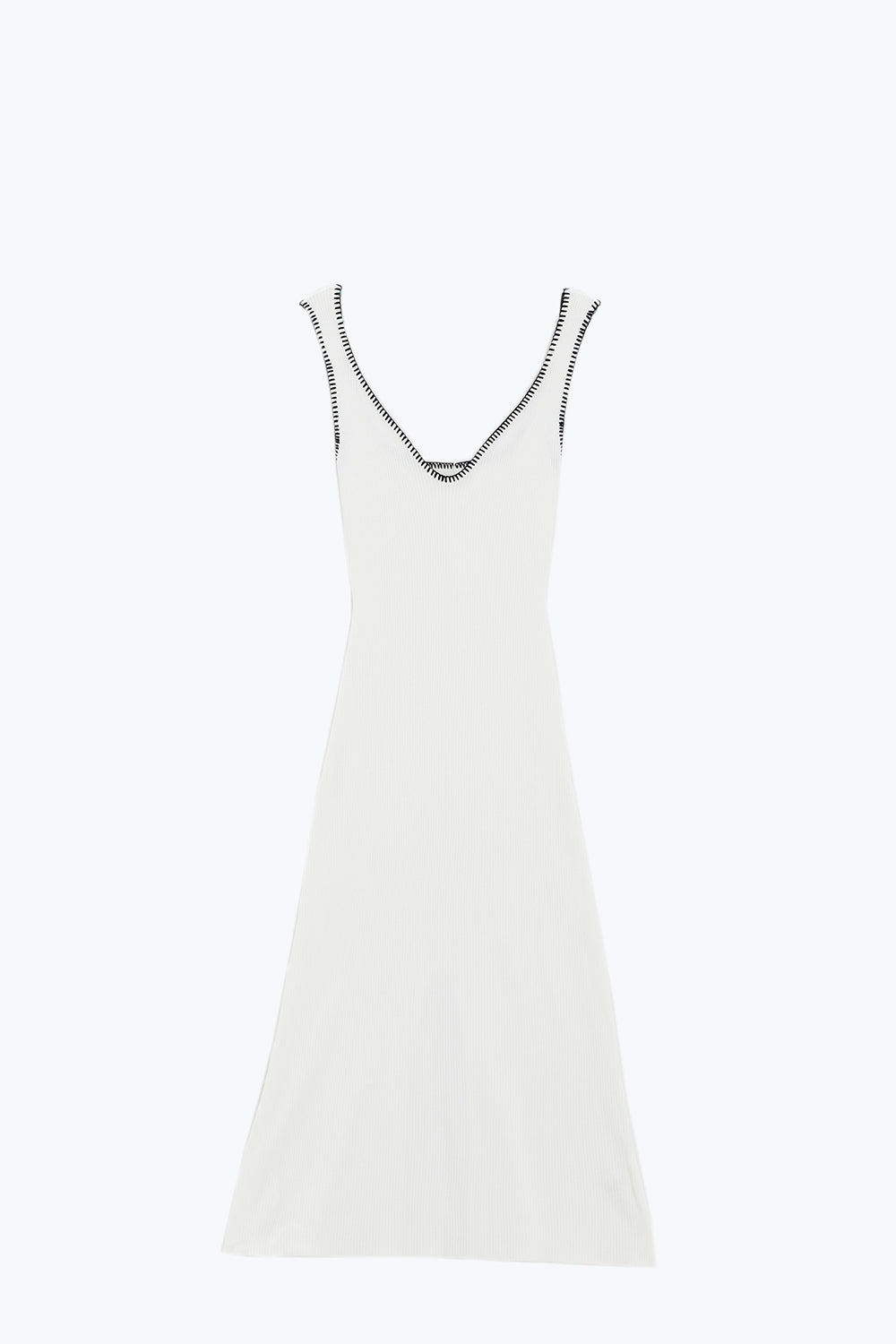Vestido de malha de verão que abraça o corpo em branco com rebordo preto