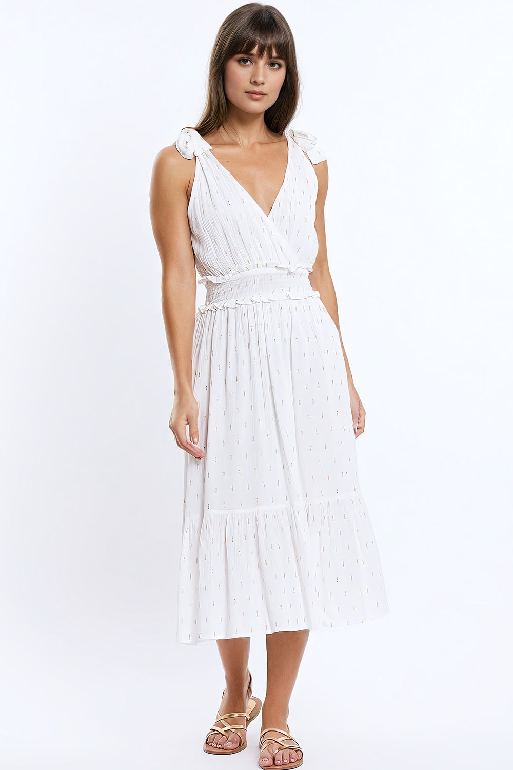 Vestido midi branco com cintura marcada e bolinhas douradas