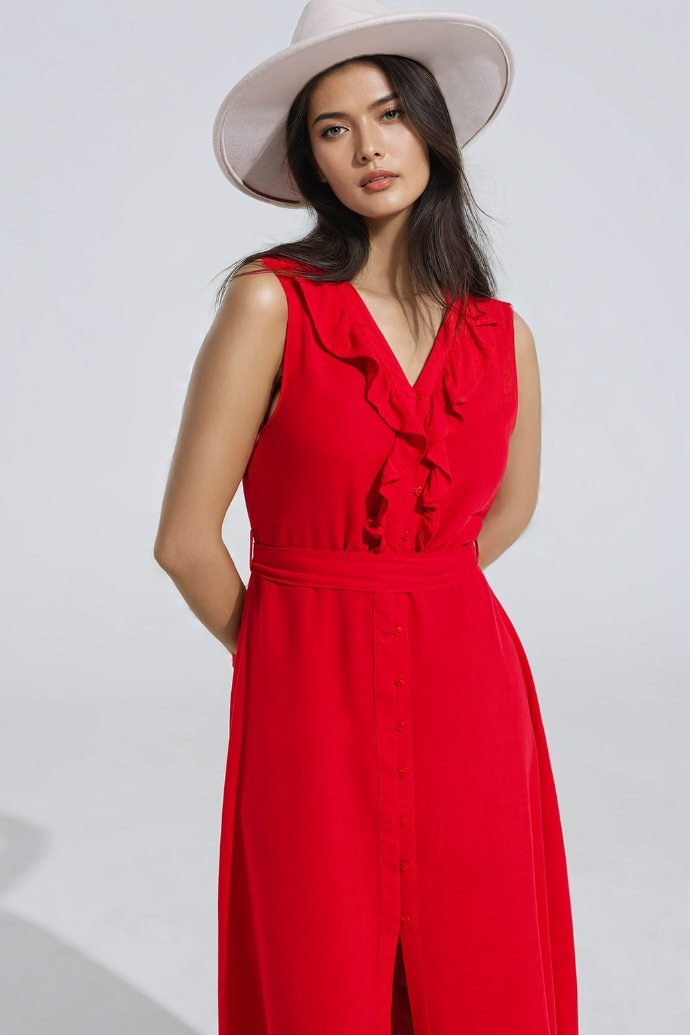vestido comprido vermelho com folho e pormenor de botões