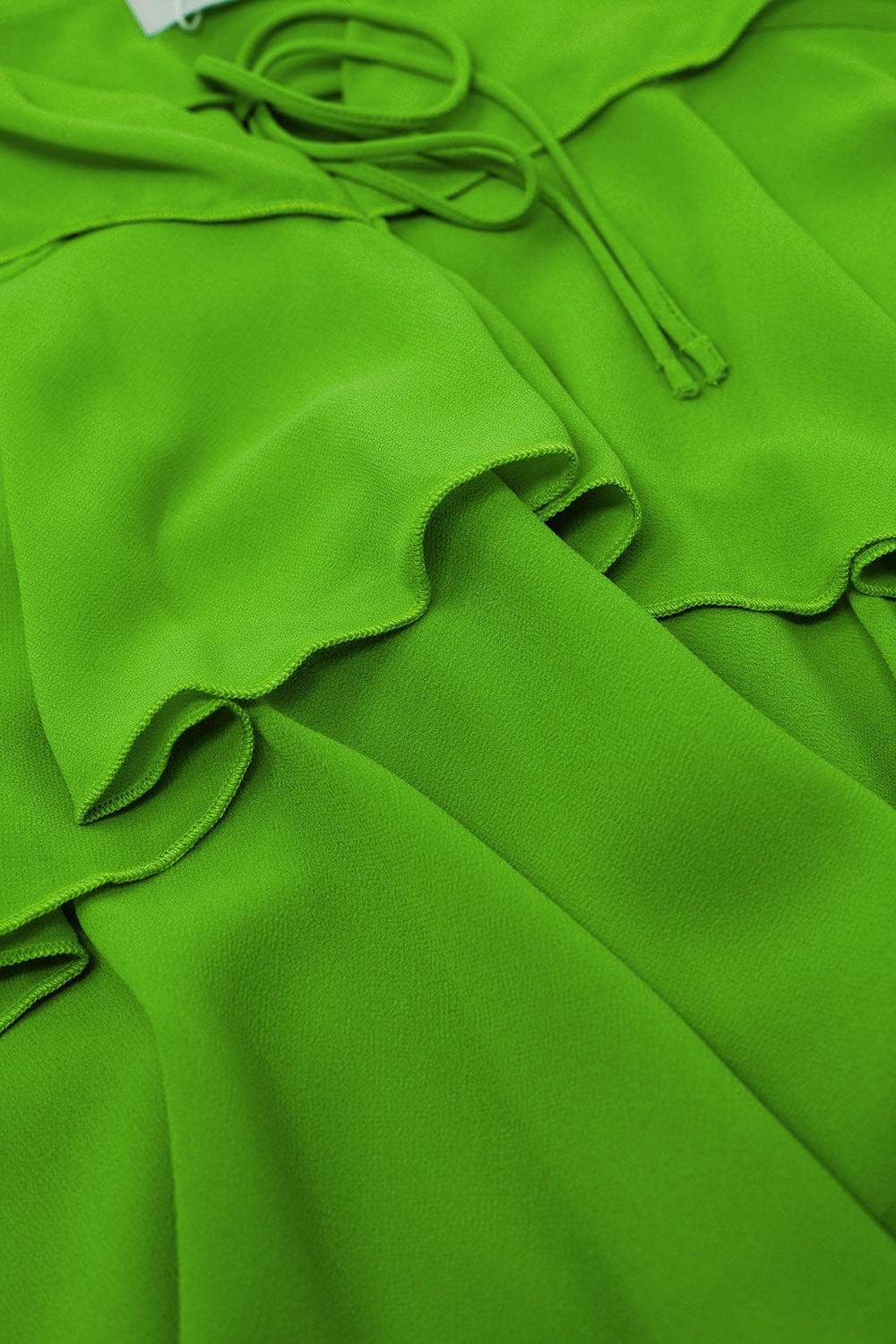 Top com folhos e alças finas em verde