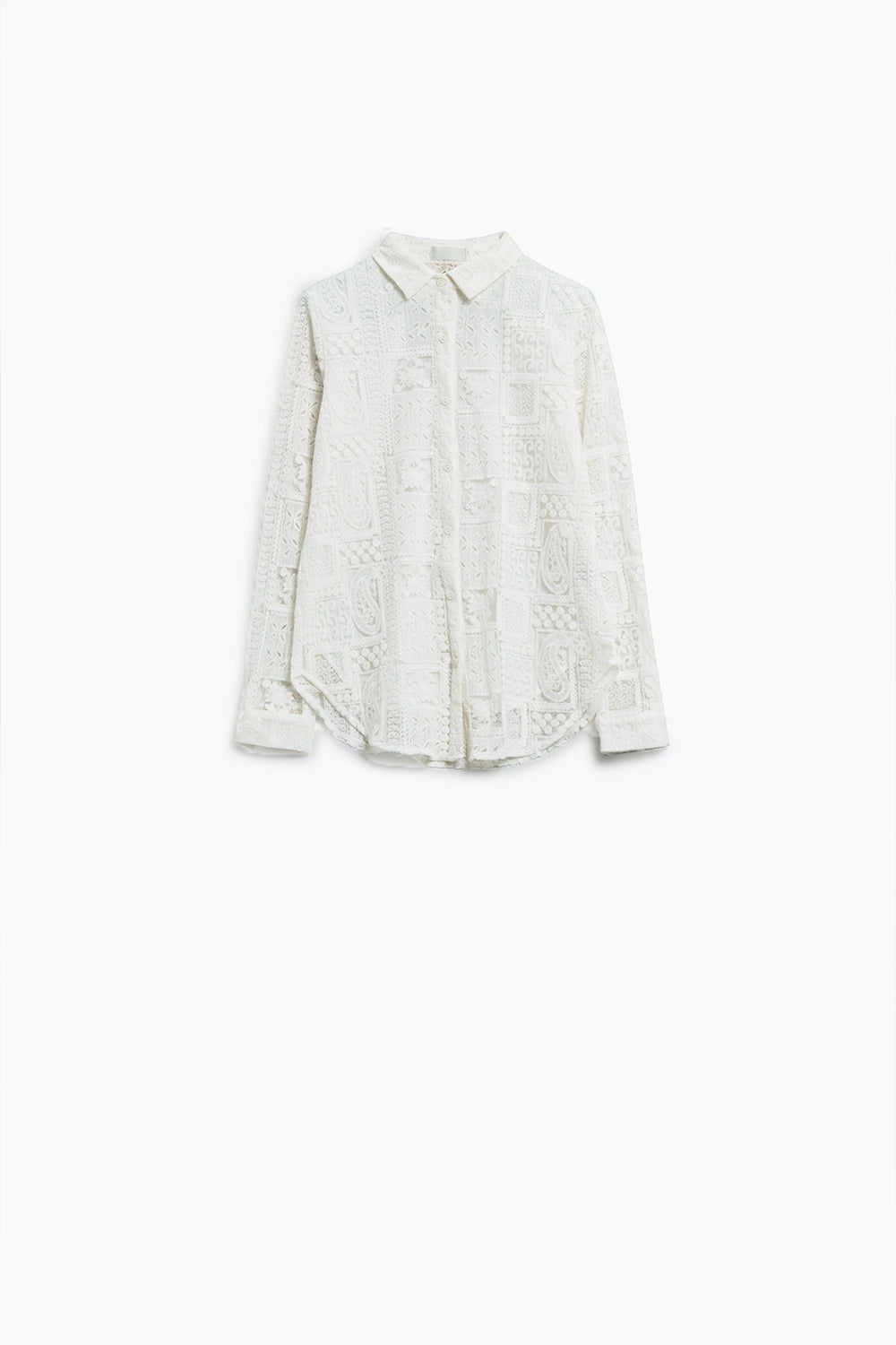 Blusa branca de manga comprida estilo croché