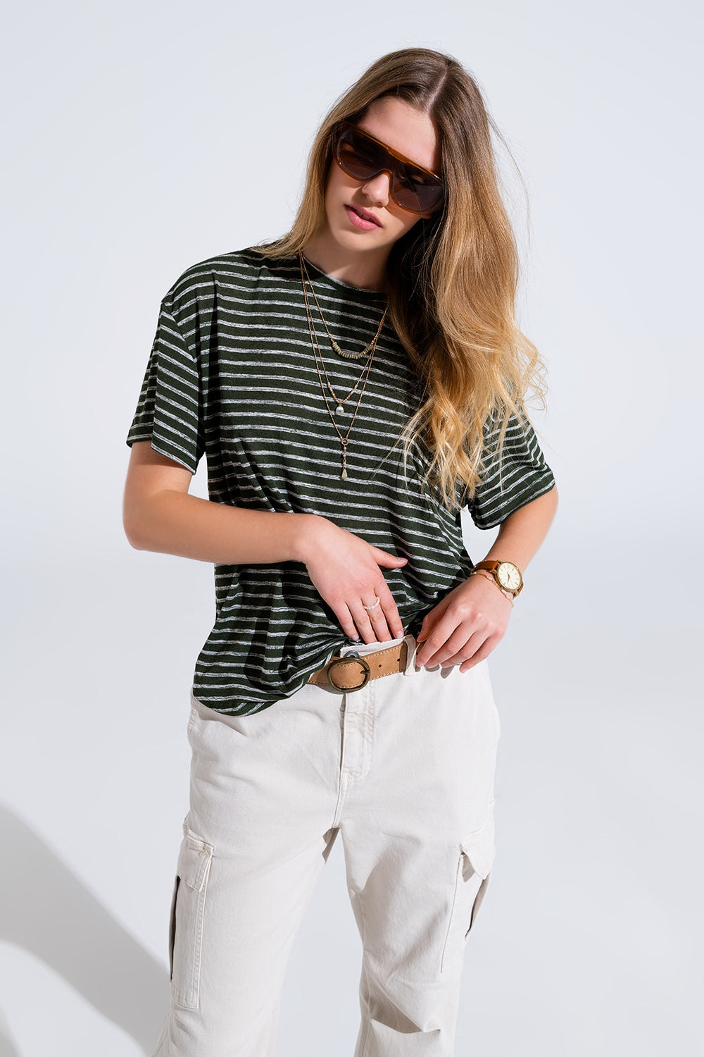 T-shirt às riscas de tamanho Relaxed com gola redonda em caqui