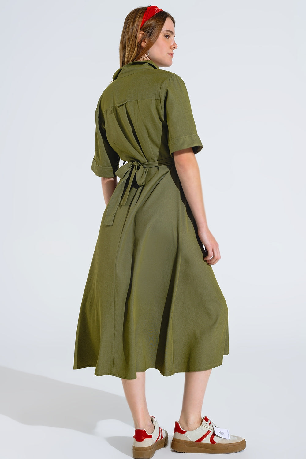 Vestido de camisa maxi verde com gola polo