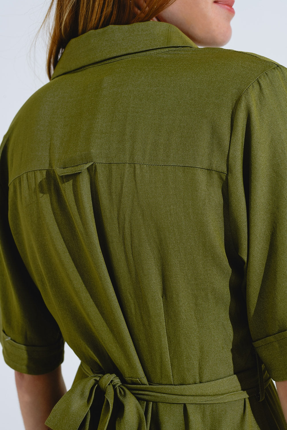 Vestido de camisa maxi verde com gola polo