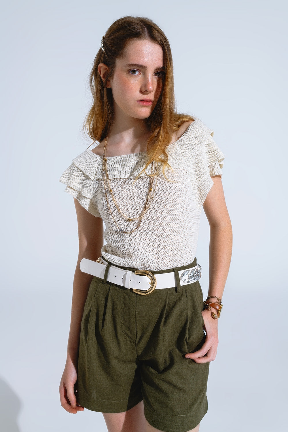 Calções Khaki com bolsos e cintura elástica