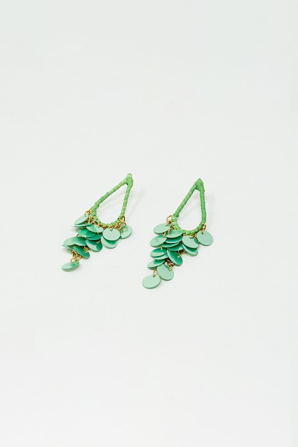 Brincos de gota de água verde com lantejoulas em cascata