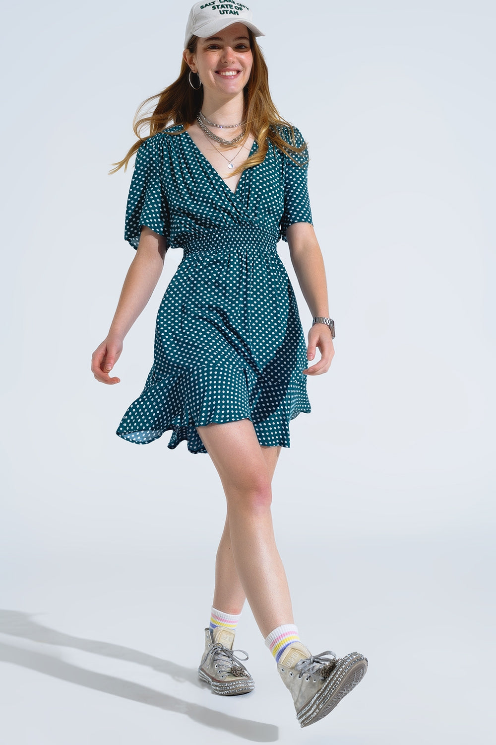 Minivestido verde com cintura subida e estampado floral