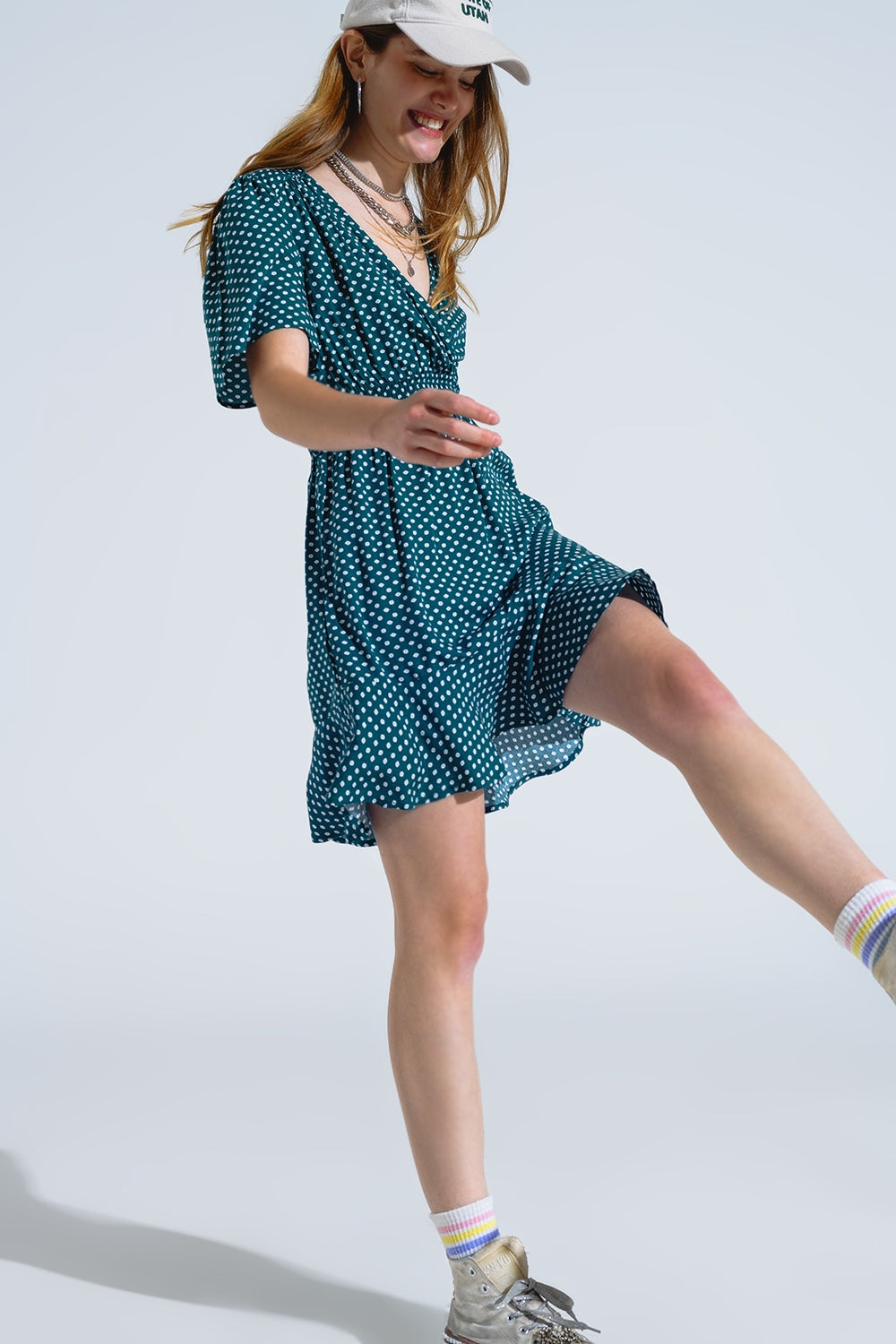 Minivestido verde com cintura subida e estampado floral