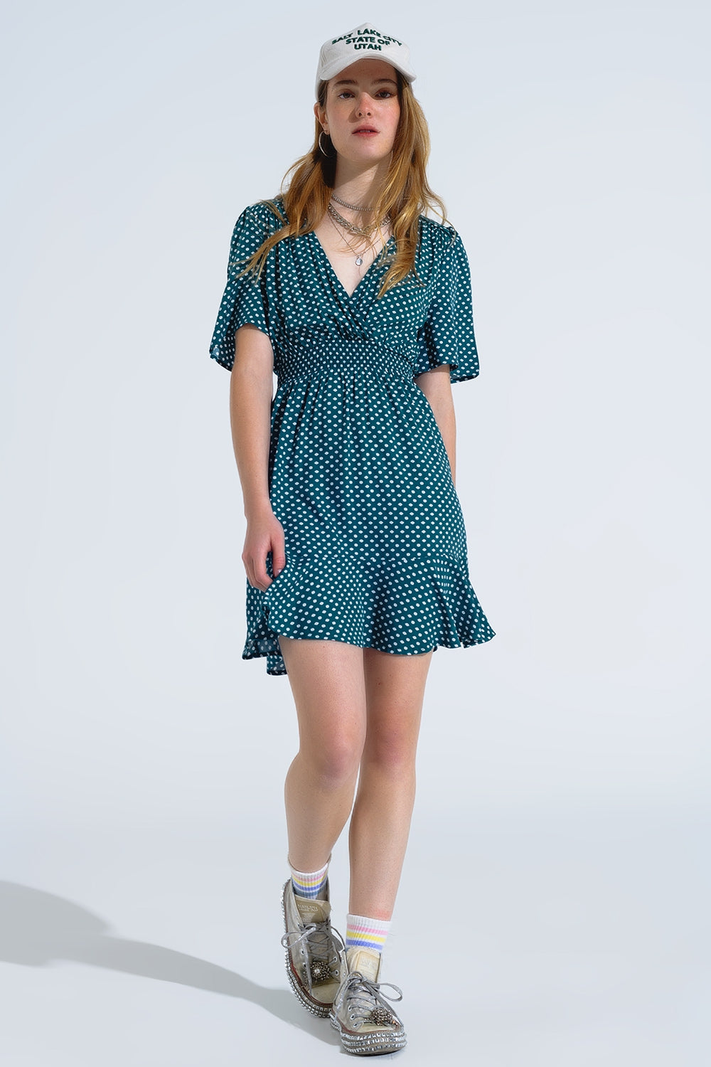 Minivestido verde com cintura subida e estampado floral