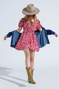 vestido curto com estampado floral e costas franzidas