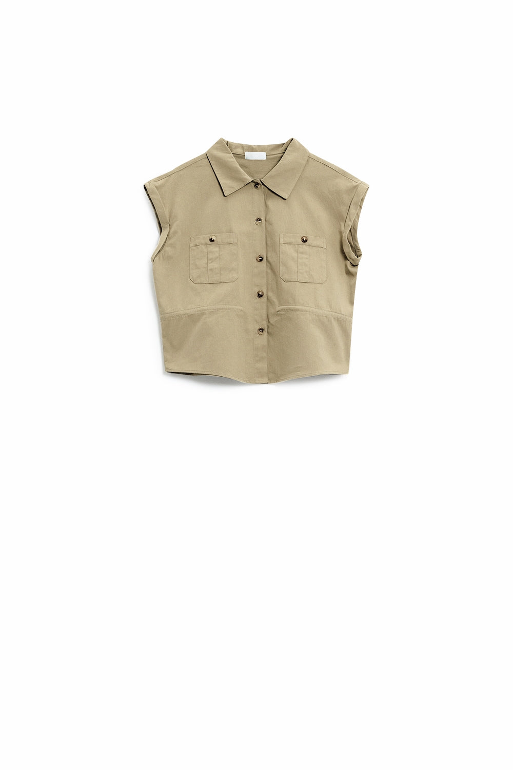 Camisa cáqui com botões e bolsos no peito