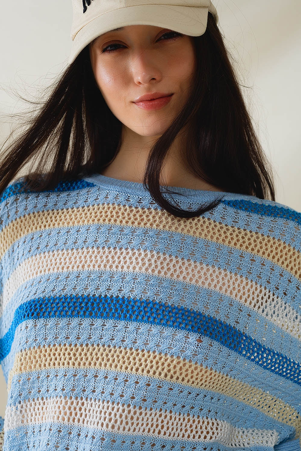 Camisola de manga comprida azul multicolorida com gola de barco