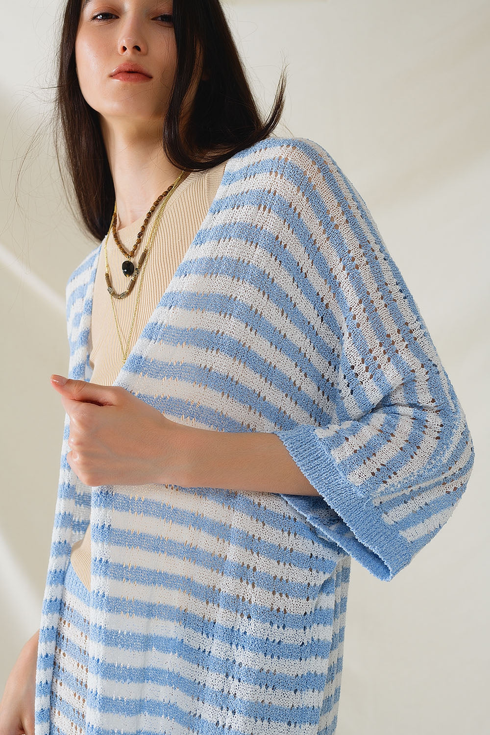 Casaco de malha azul estilo Boho com riscas de malha Pointelle e pormenores de franjas