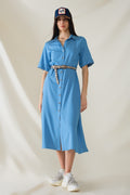 Vestido de camisa maxi azul com gola polo