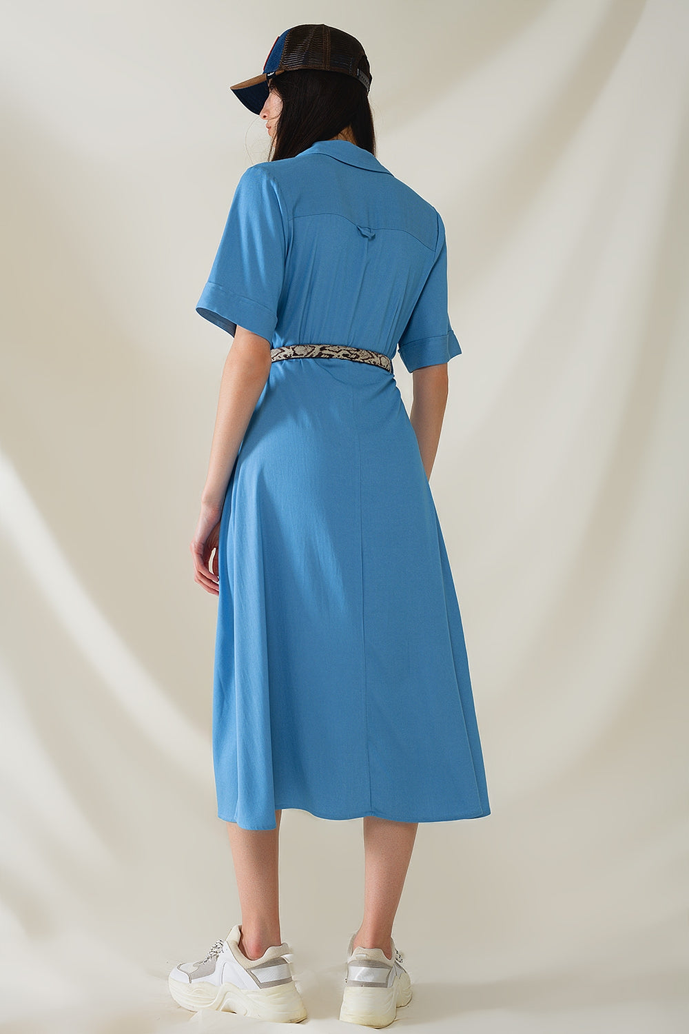 Vestido de camisa maxi azul com gola polo