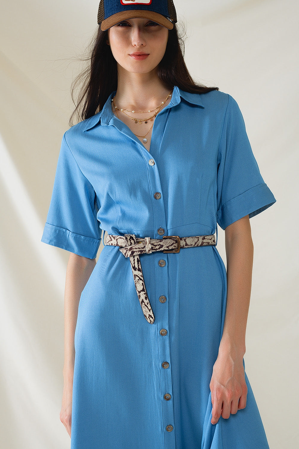 Vestido de camisa maxi azul com gola polo