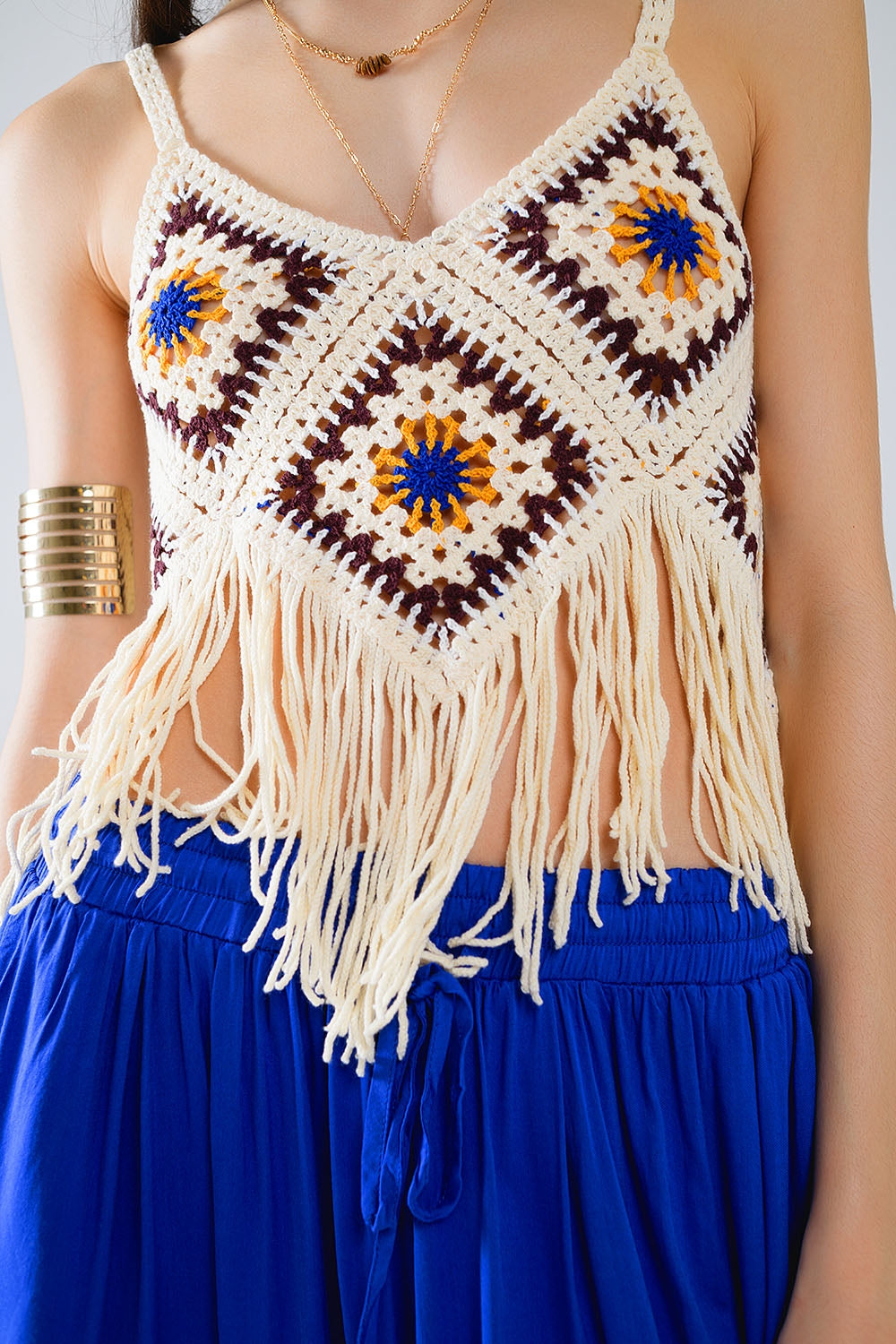 Top de croché com franjas em creme