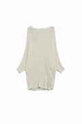 Camisola comprida de croché em creme com desenho de asa de morcego