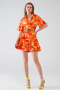 Vestido curto com estampado abstrato em castanho Vermelho e castanho