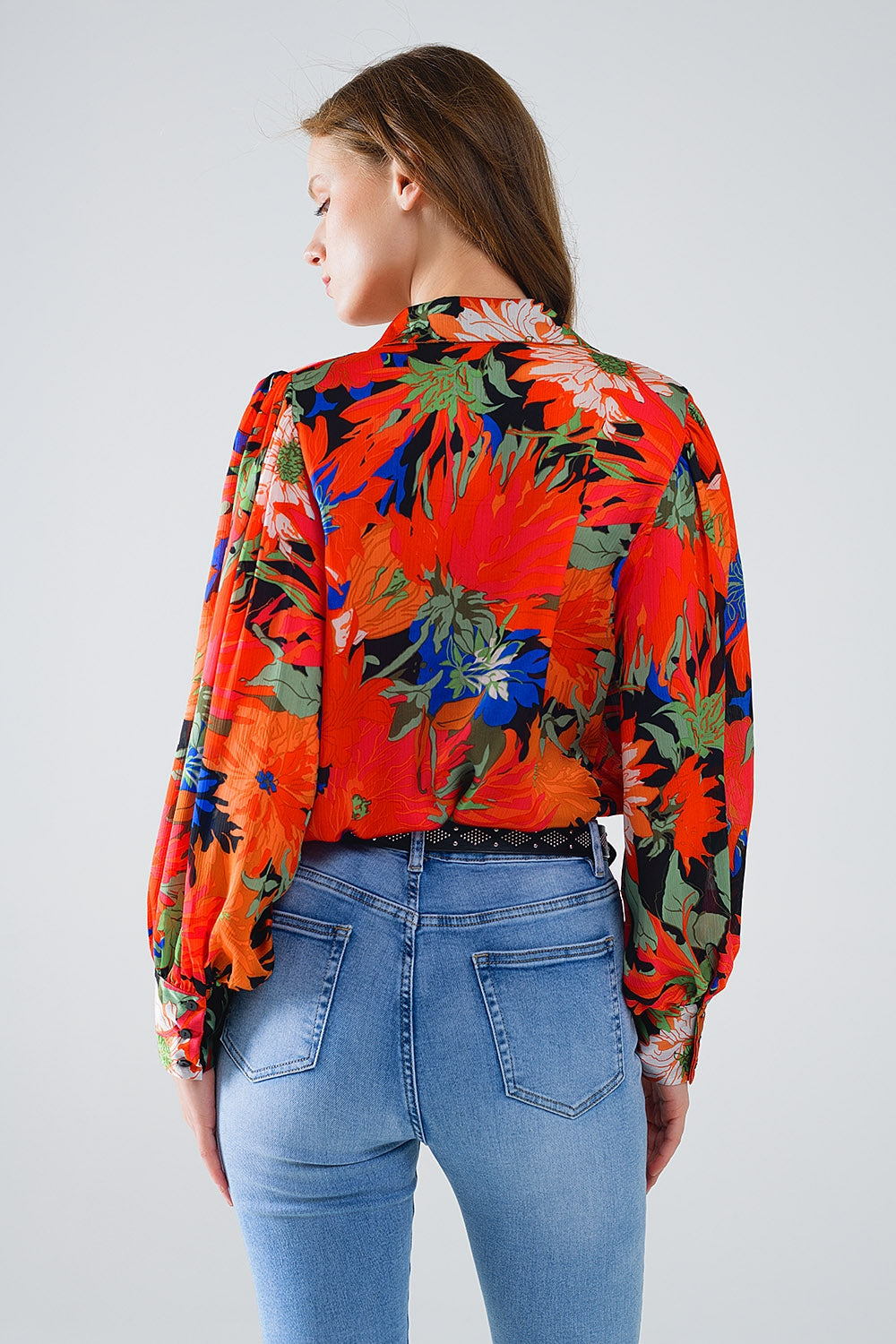 Camisa chiffon de mangas de balão florais em preto