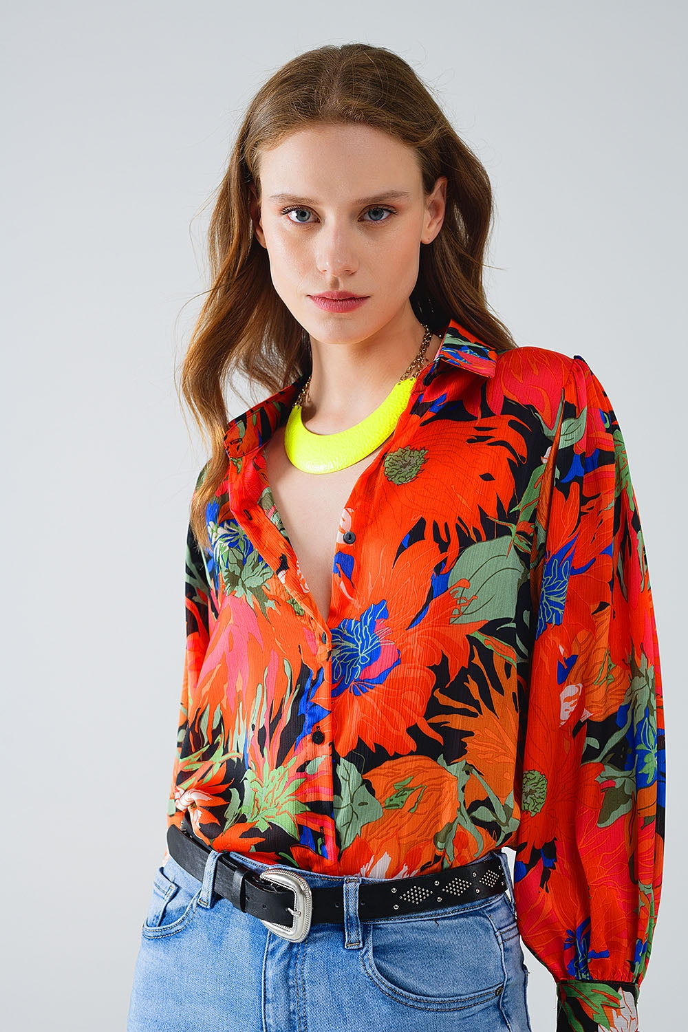 Camisa chiffon de mangas de balão florais em preto