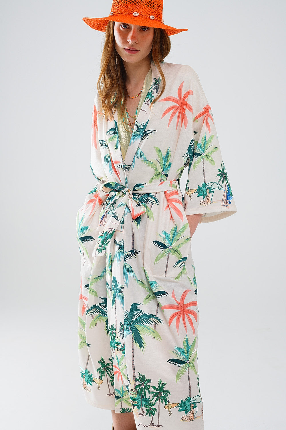Kimono aberto creme com estampado de praia em comprimento midi
