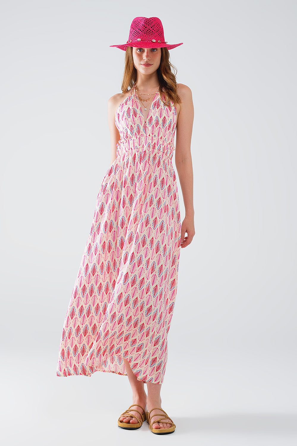 Vestido maxi de verão com estampado de penas e costas abertas em cor-de-rosa