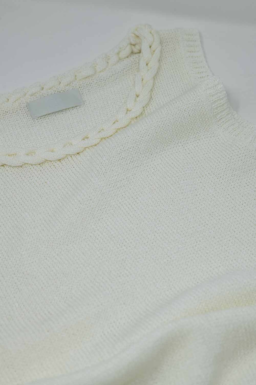 Vestido midi de malha com pormenor entrançado em creme