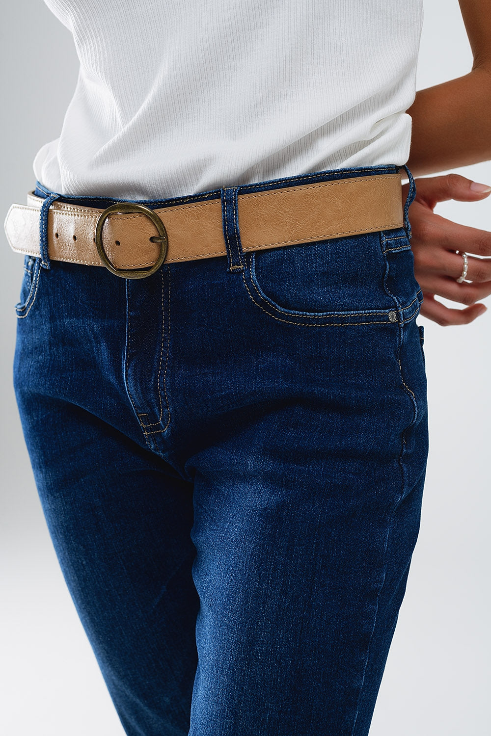 Calças de ganga skinny de cintura média em lavagem escura