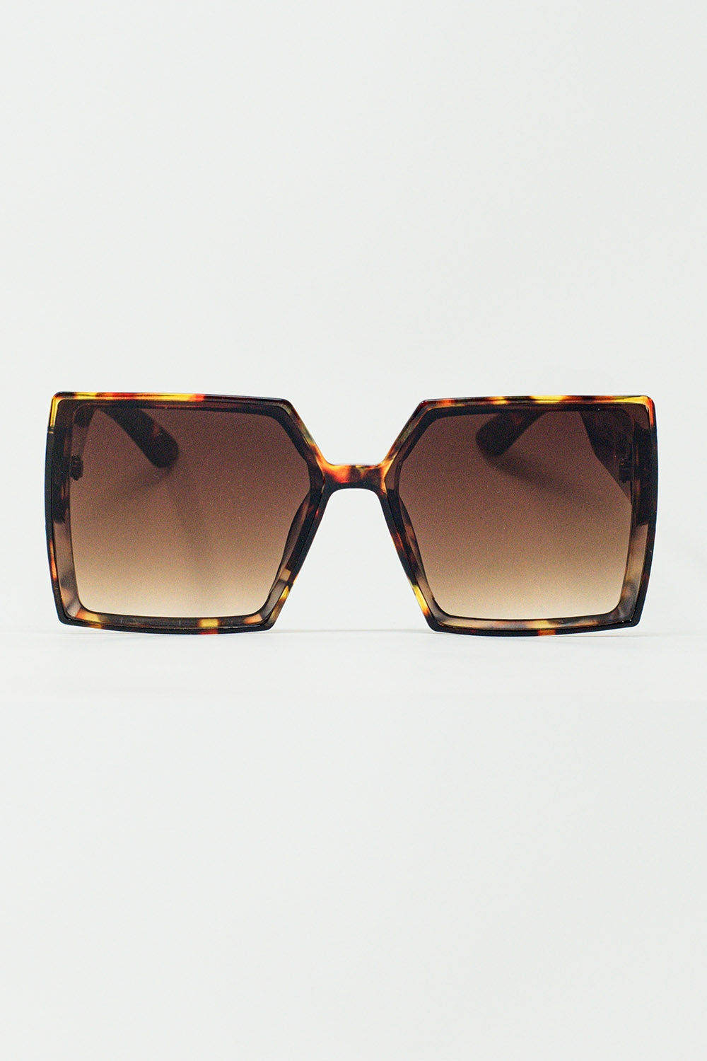 Óculos de sol quadrados e oversized em marron