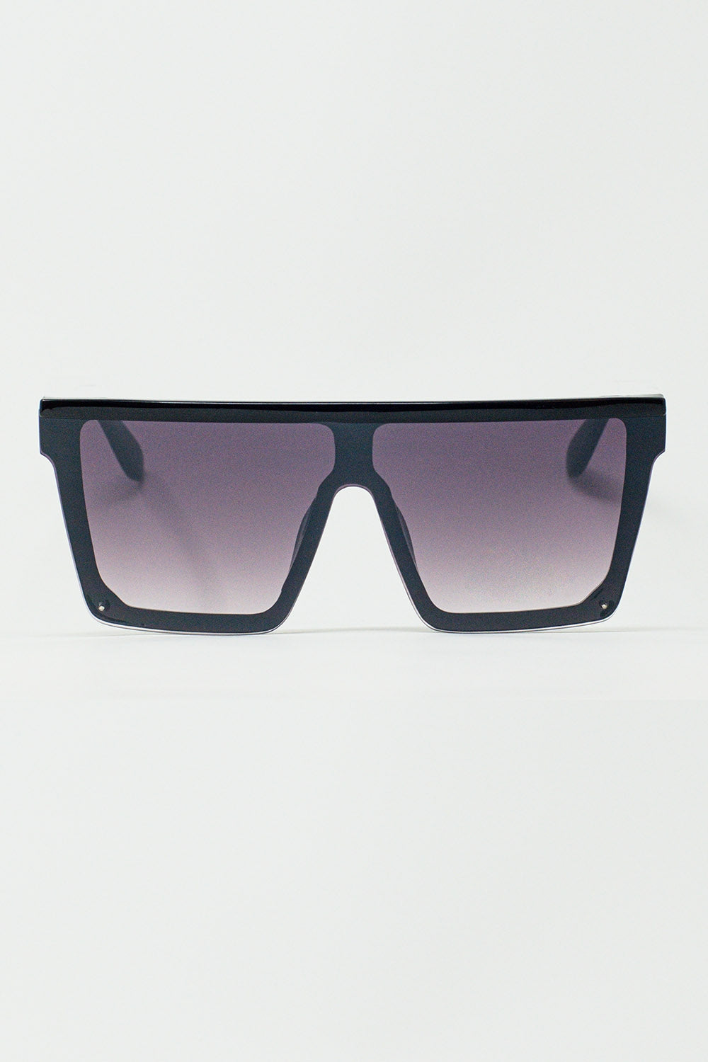 Óculos de sol quadrados e oversized estilo anos 70 em preto