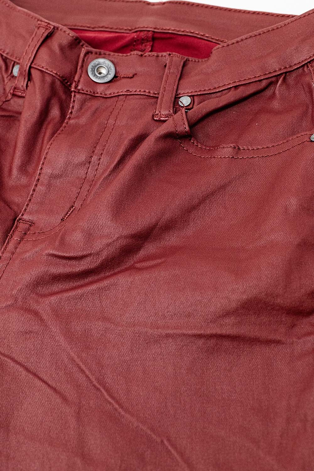 Calças super skinny em pele sintética bordeaux
