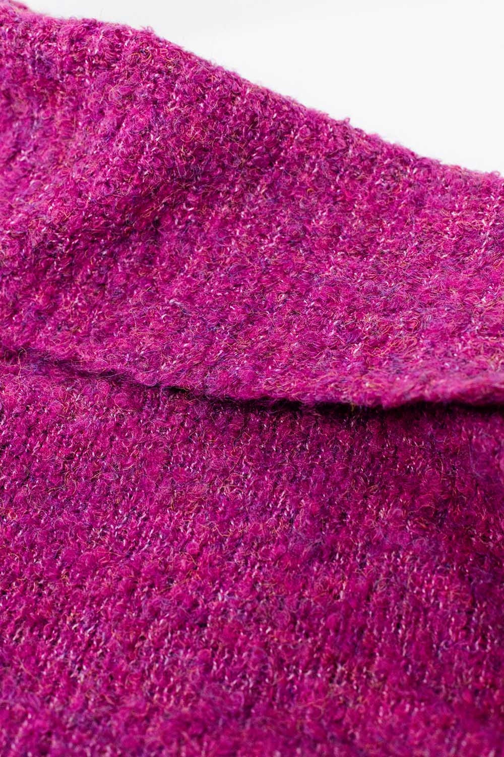 camisola de malha macia com gola alta em cor fucsia