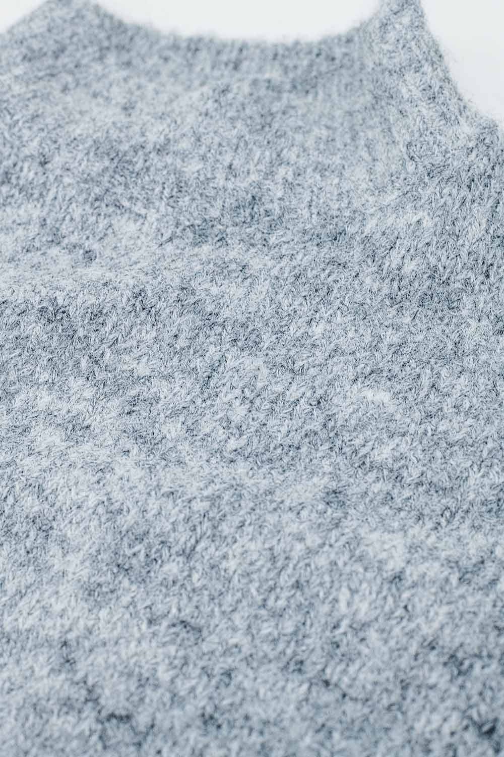 Camisola cinzenta fofa com gola alta e mangas em balão