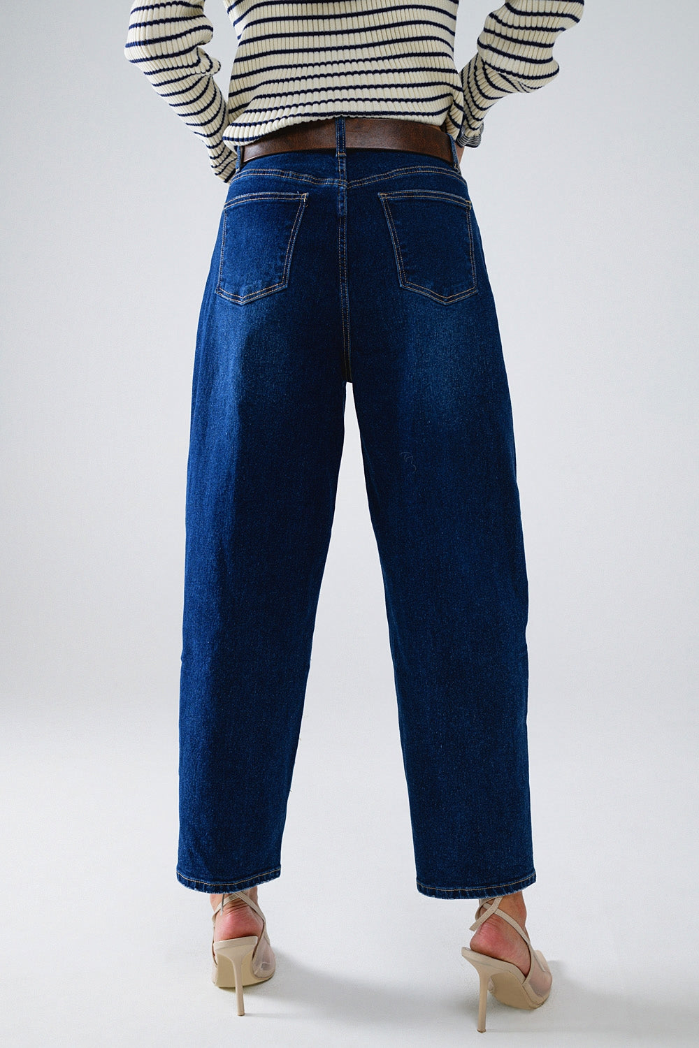 Calças de ganga de perna larga Mom Jeans em Mid Wash