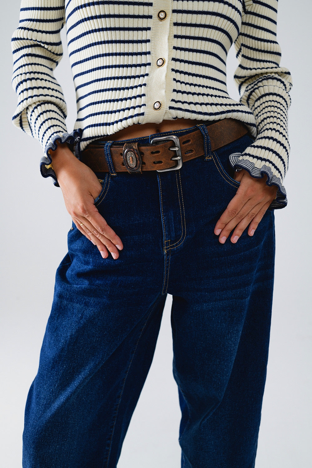 Calças de ganga de perna larga Mom Jeans em Mid Wash