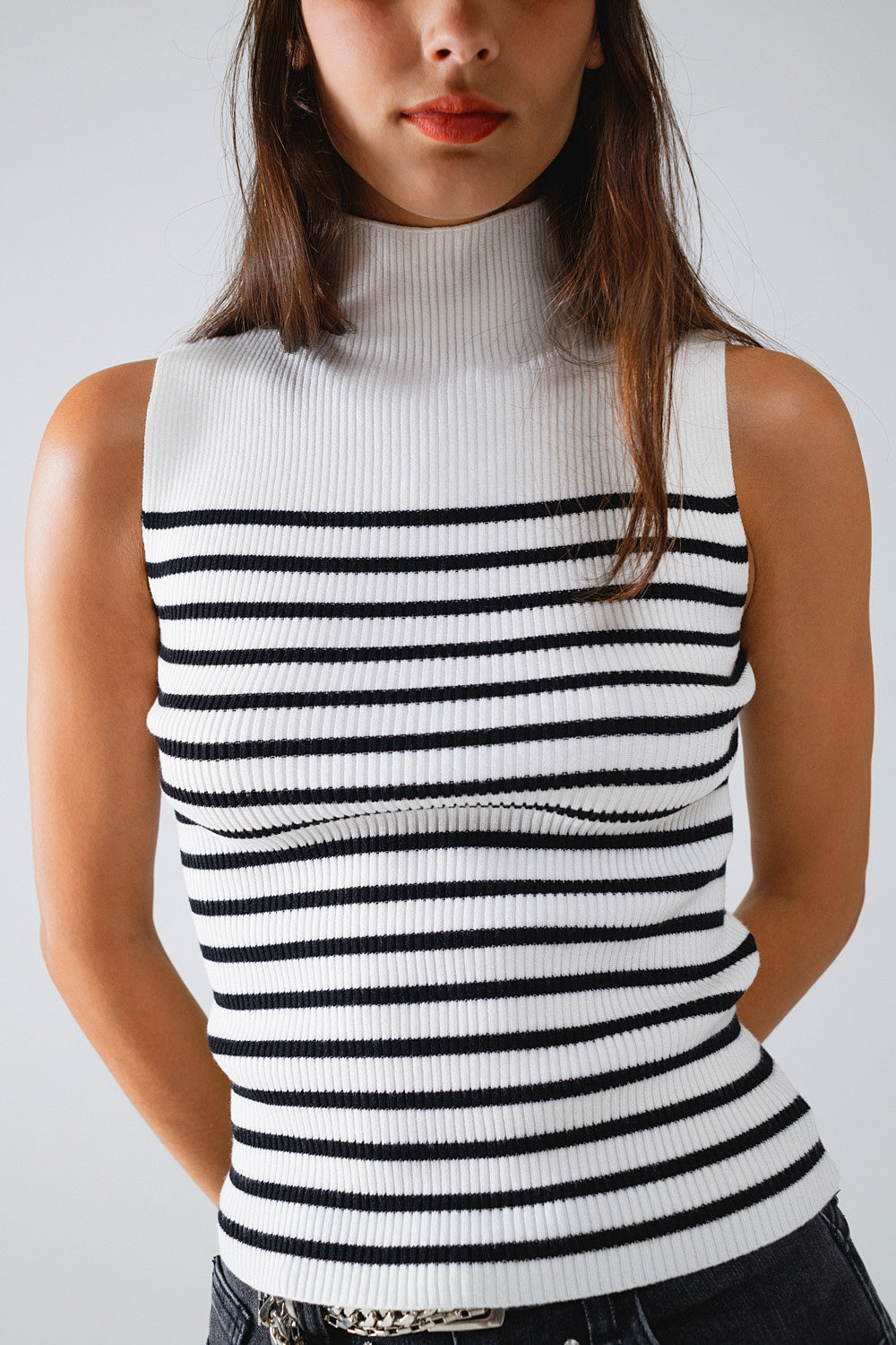 Tank Top com gola de tartaruga às riscas em branco
