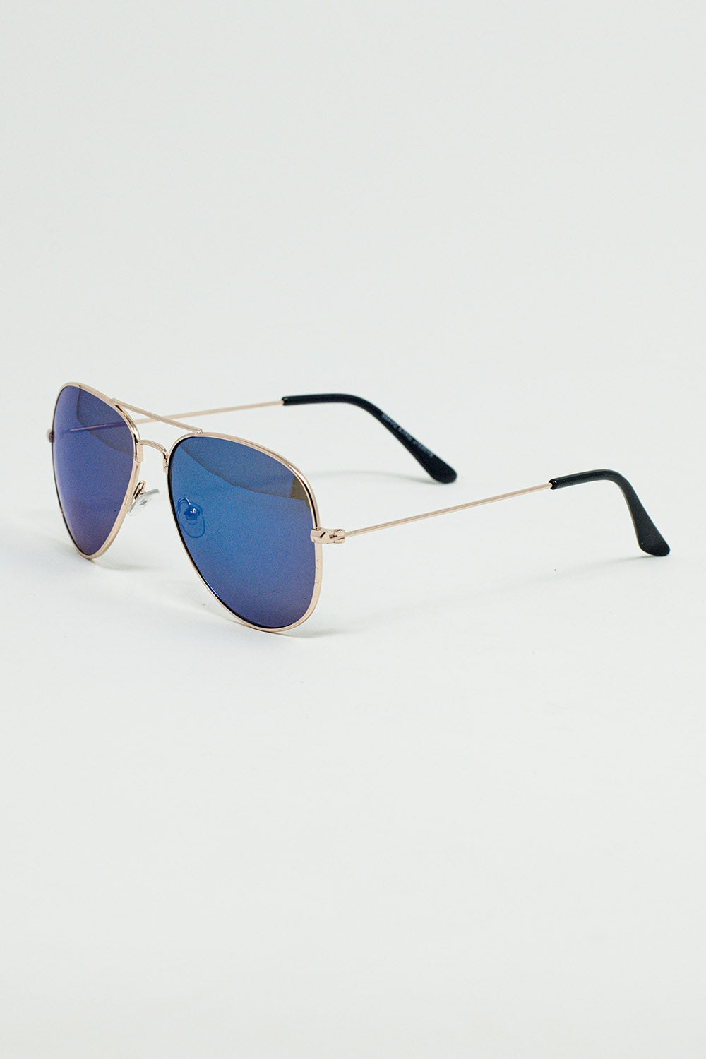 Óculos de sol de aviador retro com lente azul fumada e armação dourada