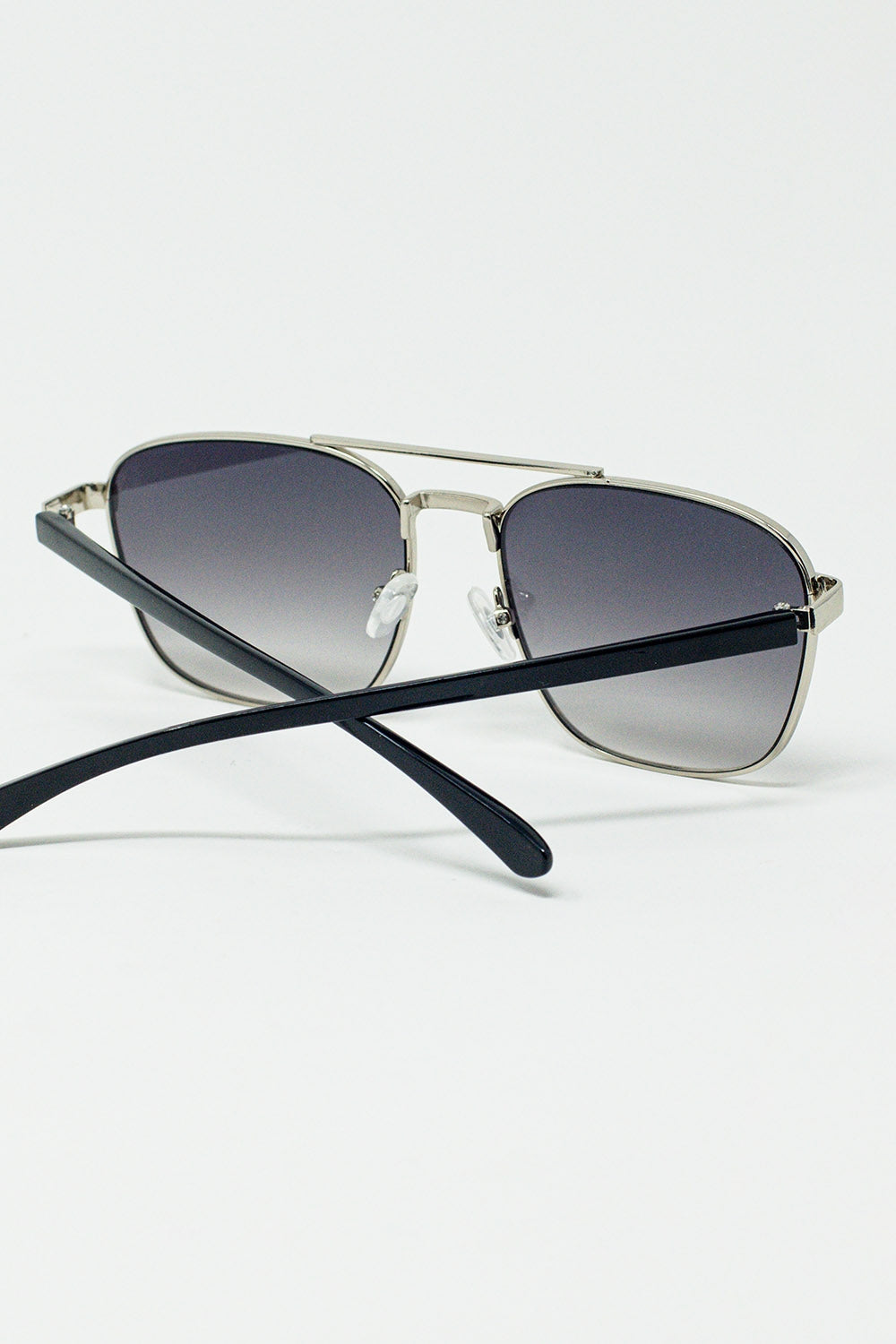 Óculos de sol Squared Metal com lentes fumadas cinzentas
