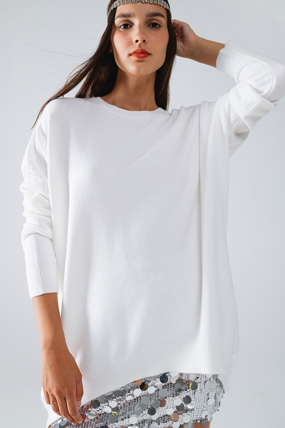 Camisola de manga comprida com gola redonda em branco