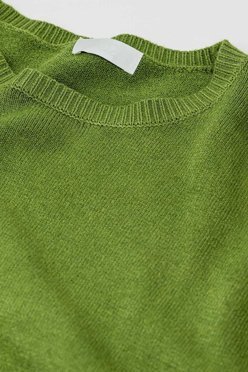 Camisola com gola redonda e manga comprida em verde azeitona