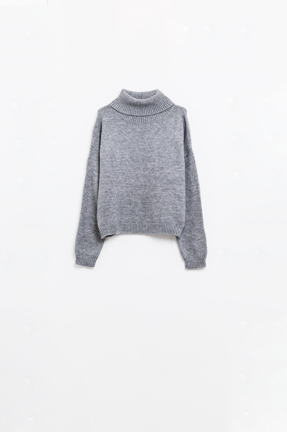 Camisola cinzenta solta com mangas caídas