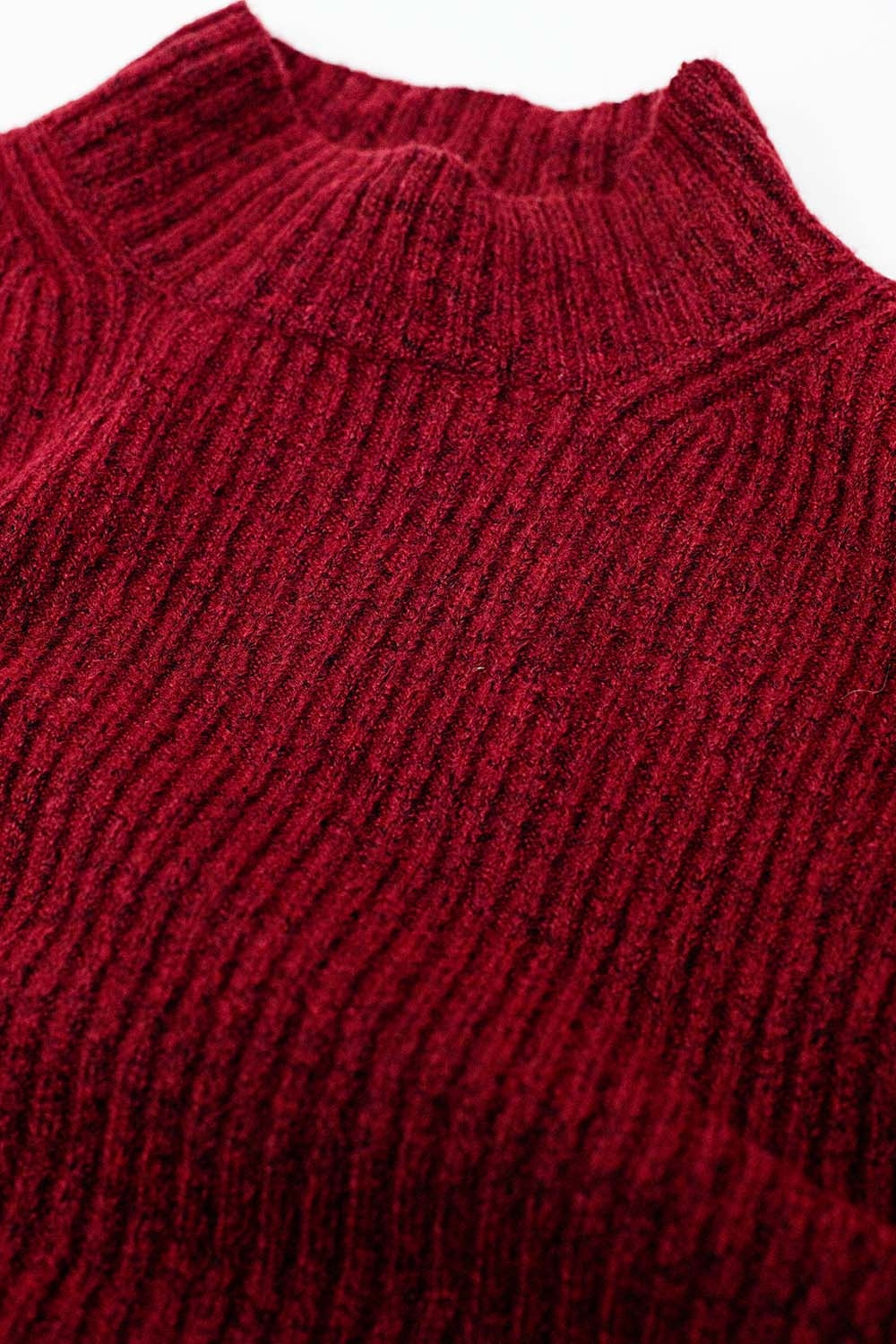 camisola de gola alta com nervuras vinho descontraída