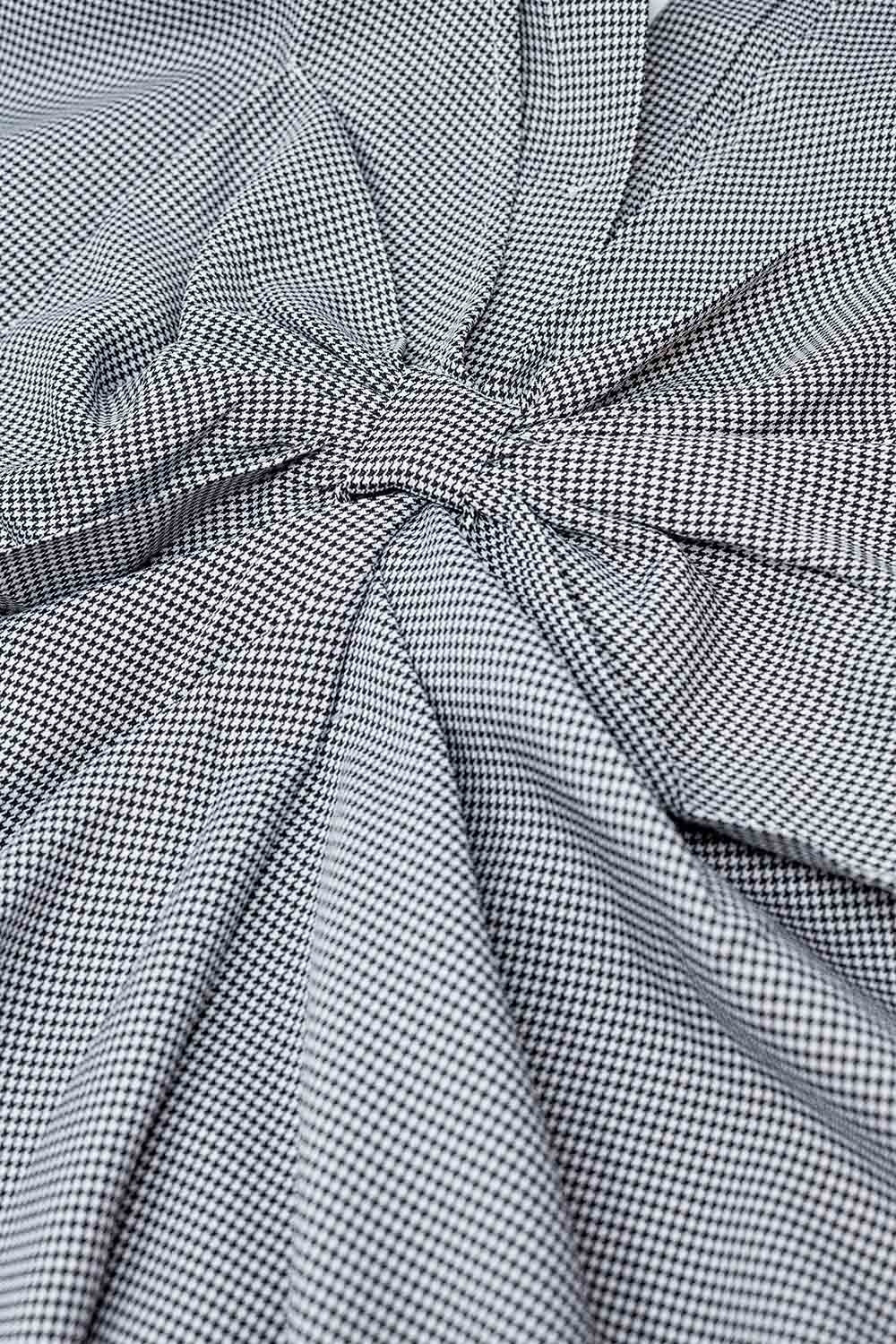 Camisa oversize aos quadrados com pormenor de laço em preto e branco