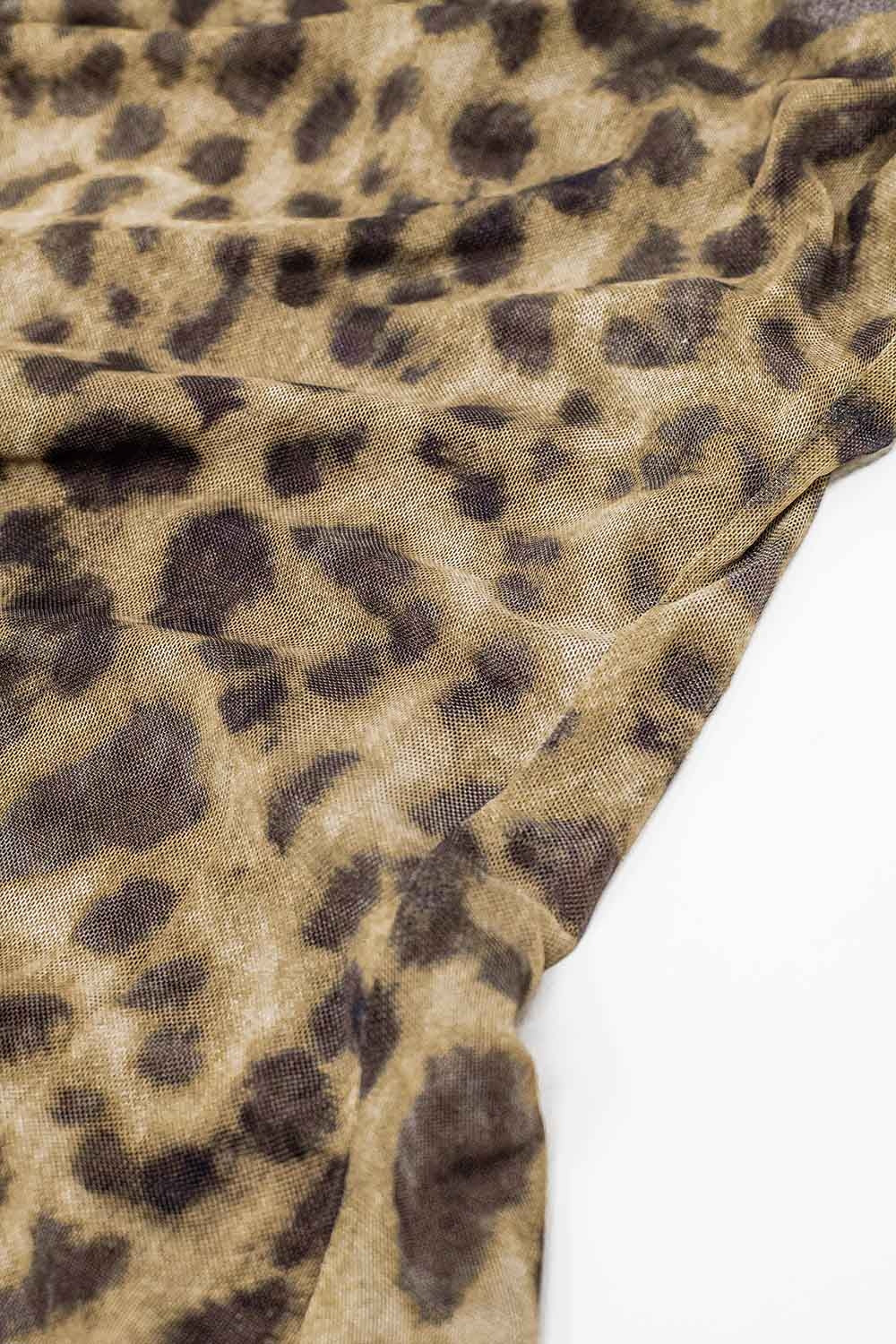 Vestido de alças de leopardo em tecido de malha